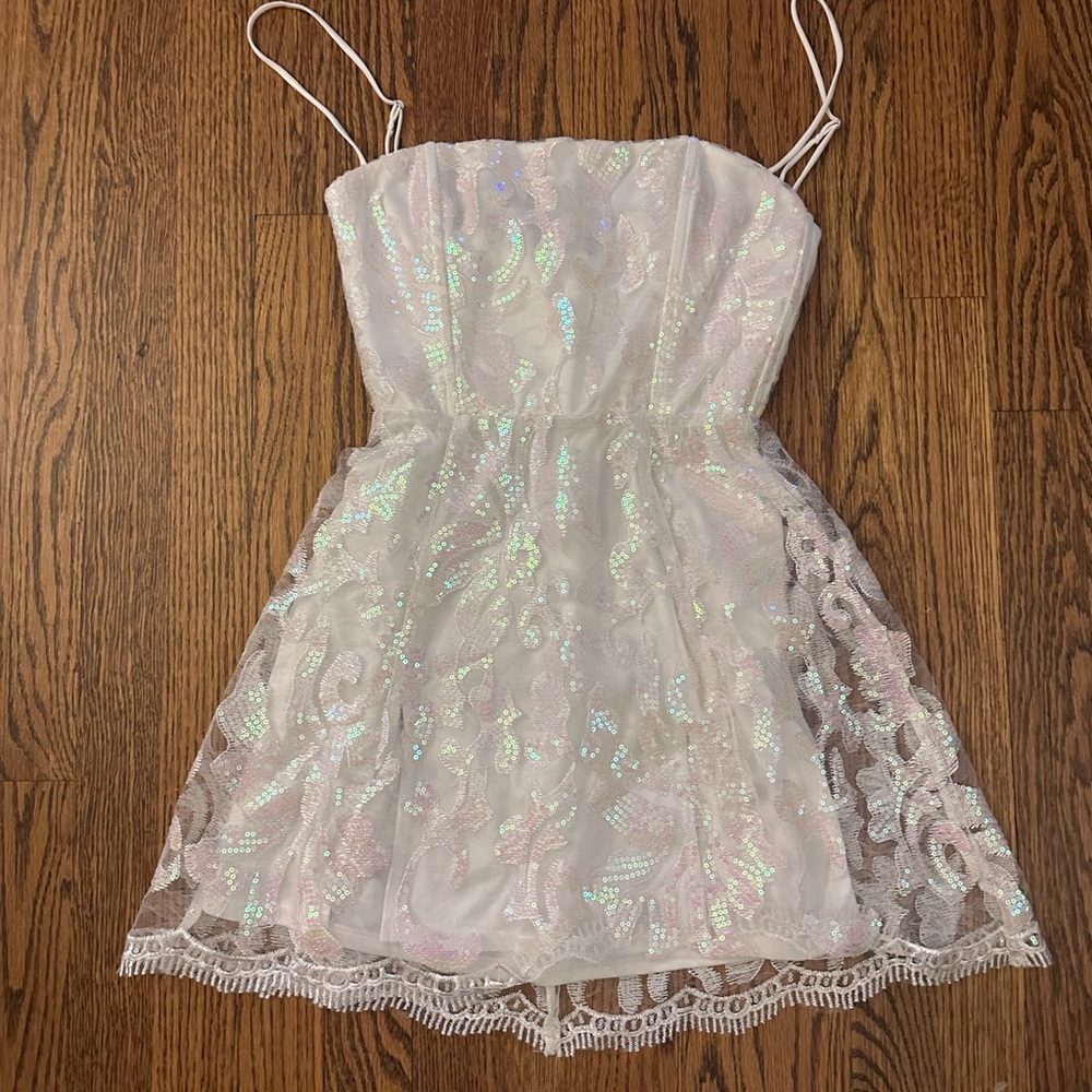 Lucy in the Sky Iridescent White Prom Dress Homecoming Hoco READ DESCRIPTION